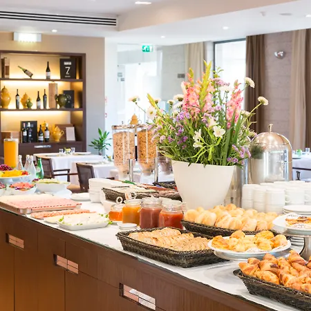 מלון Dom Goncalo & 4*