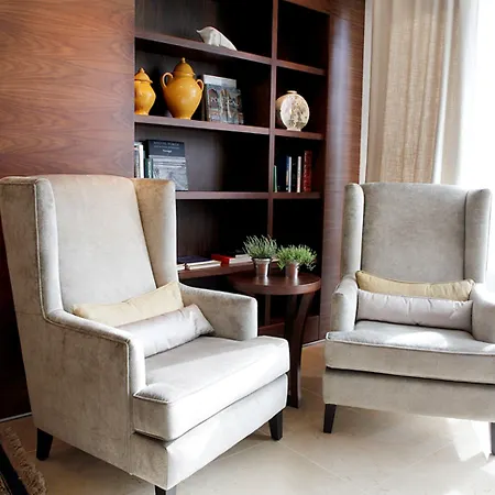 Dom Goncalo & מלון