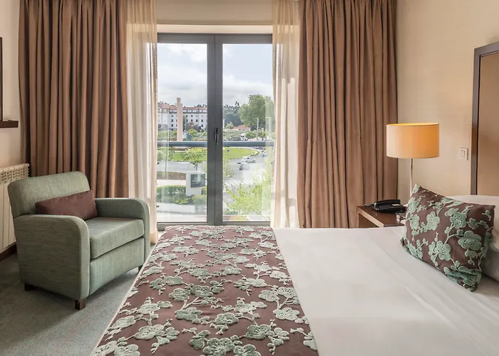 호텔 Dom Goncalo & 4*